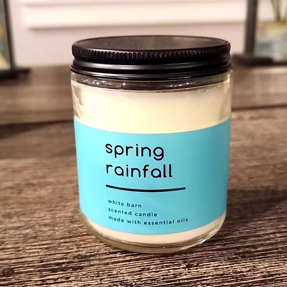 🌟NWT🌟 BBW Spring Rainfall White Barn Single Wick Candle 7oz 🌟RARE🌟